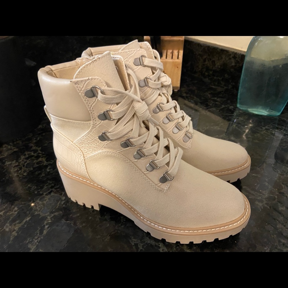 Dolce Vita Hunter Booties Ivory Canvas size 8